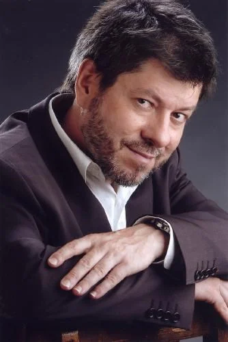 REGIS LASPALES